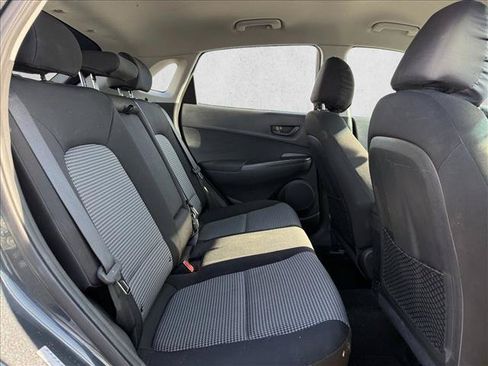 Used 2018 Hyundai Kona SE FWD image 16