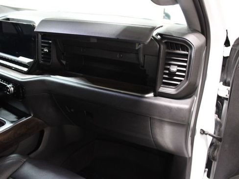 Used 2022 GMC Sierra 1500 SLT w/ SLT Premium Plus Package AWD/4WD image 30
