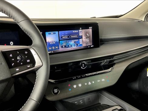 Used 2025 Nissan Murano SV image 11