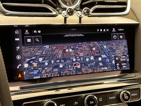 New 2024 Bentley Bentayga image 35