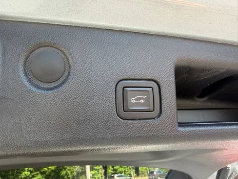 Certified 2024 Chevrolet Equinox LT FWD image 10