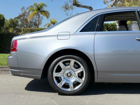 Used 2012 Rolls-Royce Ghost RWD image 9