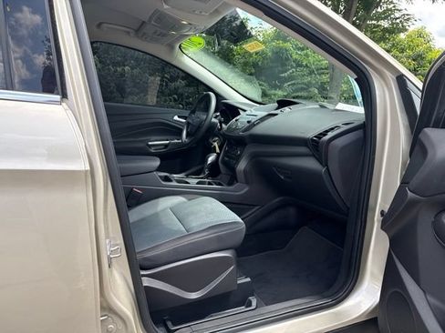 Used 2018 Ford Escape SE FWD image 30