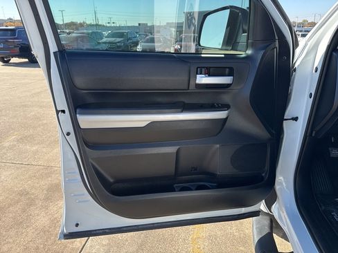 Used 2019 Toyota Tundra SR5 image 9