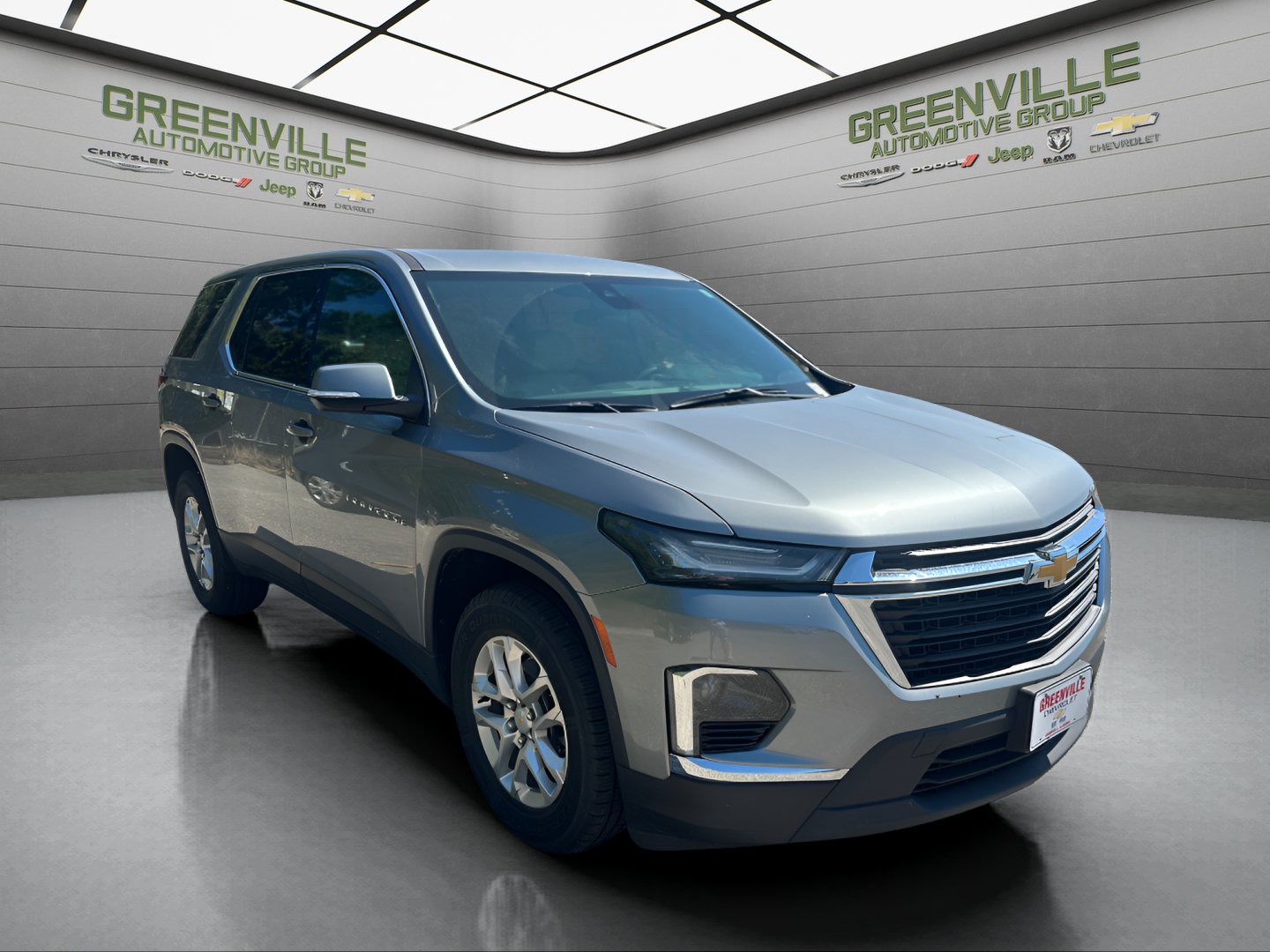Used 2023 Chevrolet Traverse LS FWD image 3