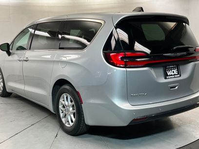 Used 2024 Chrysler Pacifica Touring-L