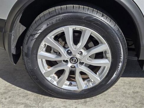Used 2021 Nissan Rogue Sport S image 9