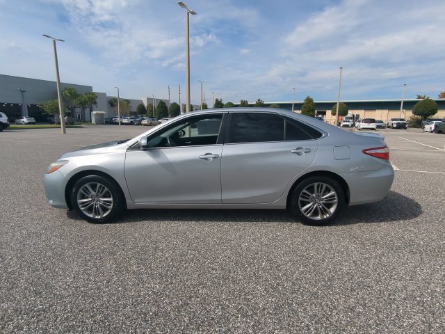 Used 2017 Toyota Camry SE FWD image 7