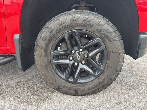 Used 2021 Chevrolet Silverado 1500 LT Trail Boss w/ Convenience Package II AWD/4WD image 13