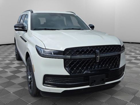 New 2026 Lincoln Navigator Reserve AWD/4WD image 1