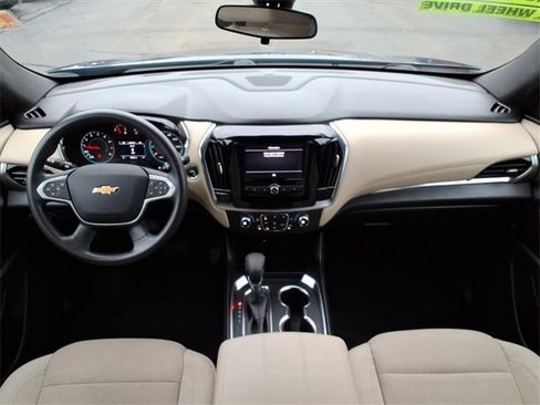 Used 2022 Chevrolet Traverse LS image 18