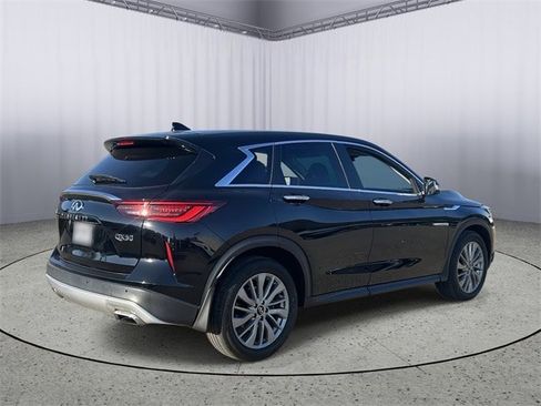 Certified 2023 INFINITI QX50 Pure image 9