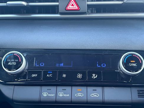 Used 2023 Hyundai Elantra SEL image 23