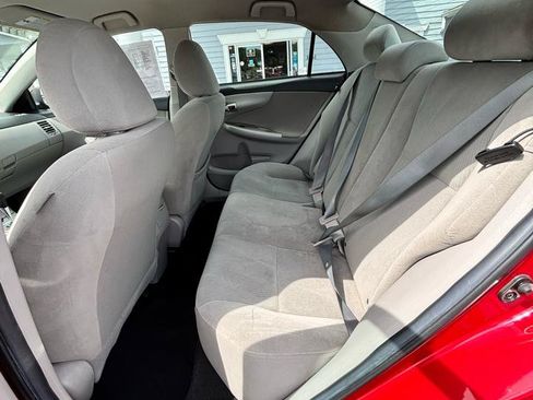 Used 2012 Toyota Corolla LE FWD image 19