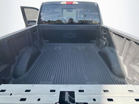 Used 2017 Ford F150 XLT w/ Equipment Group 302A Luxury AWD/4WD image 29