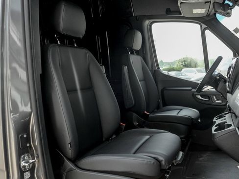 New 2025 Mercedes-Benz Sprinter 2500 image 24