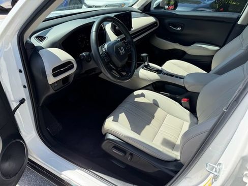 Used 2024 Honda HR-V EX-L image 11