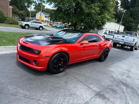 Used 2010 Chevrolet Camaro SS w/ RS Package RWD image 2