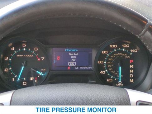 Used 2015 Ford Explorer XLT image 16