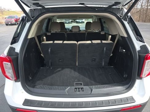 Used 2020 Ford Explorer XLT image 15