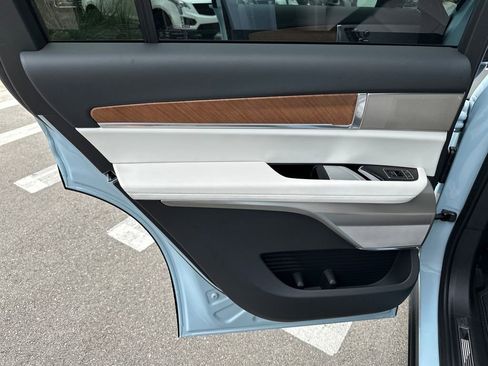 New 2026 Cadillac Vistiq Premium Luxury AWD/4WD image 33