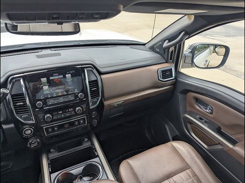 Used 2021 Nissan Titan Platinum Reserve w/ Moonroof Package AWD/4WD image 27