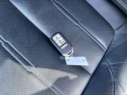Used 2020 Honda CR-V Touring image 34