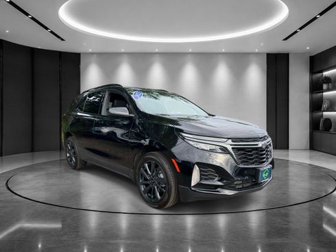 Used 2023 Chevrolet Equinox RS FWD image 2