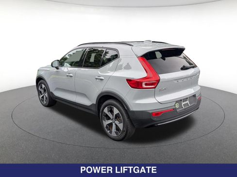 Used 2024 Volvo XC40 B5 Core AWD/4WD image 9