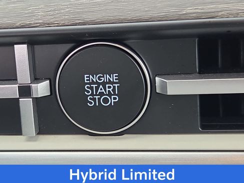 Used 2025 Hyundai Santa Fe Limited FWD image 24