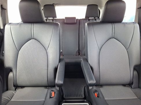 Used 2025 Toyota Grand Highlander AWD image 19