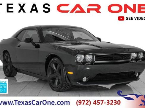 Used 2014 Dodge Challenger R/T image 1