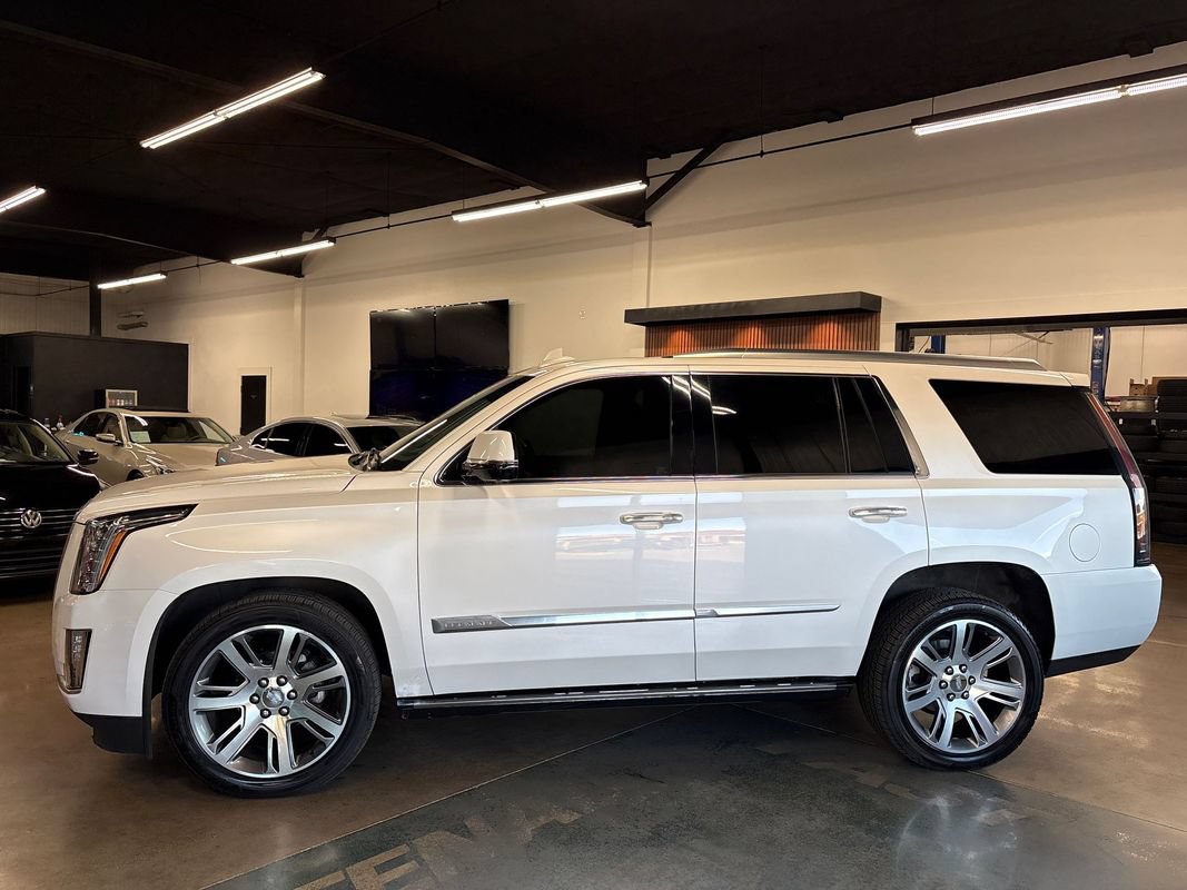 Used 2016 Cadillac Escalade Premium AWD/4WD image 3