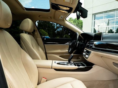 Used 2018 BMW 740i RWD image 34