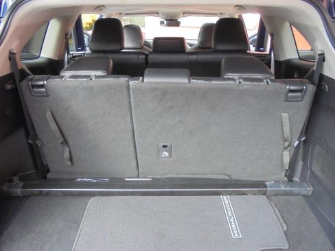 Used 2021 Toyota Highlander XLE image 37