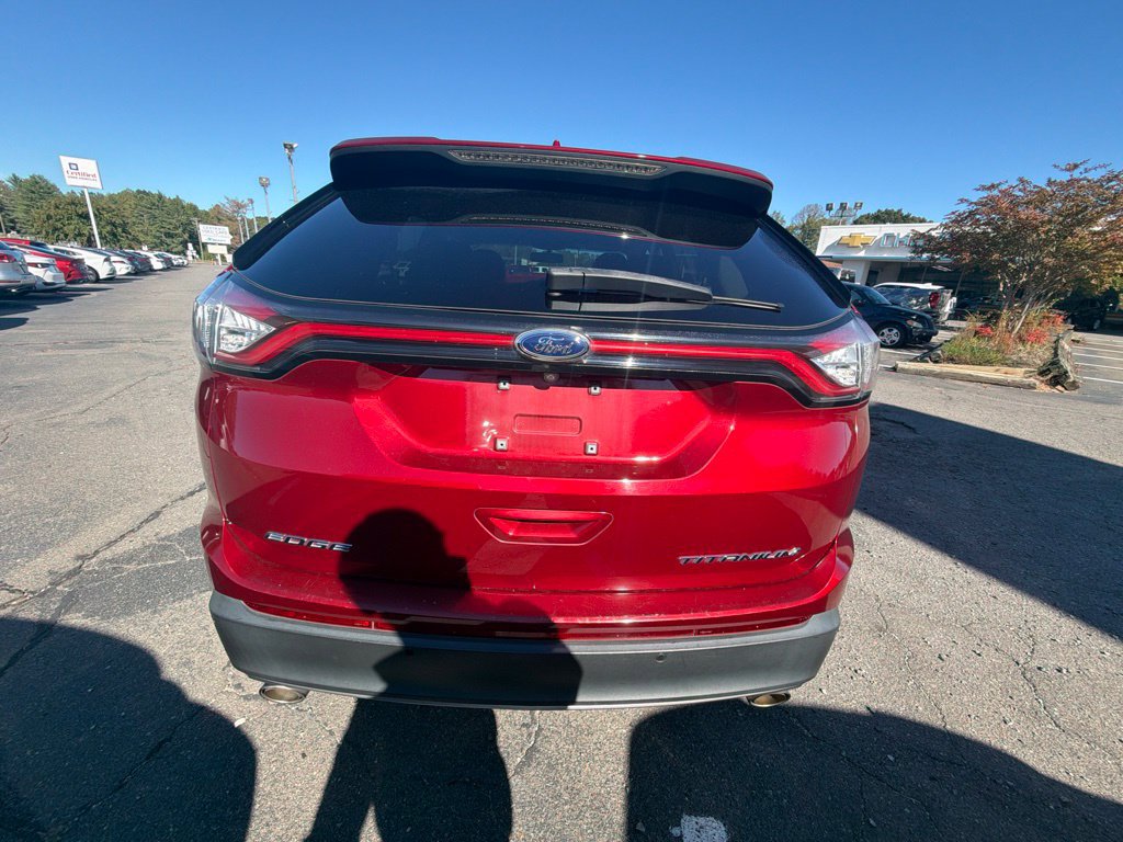 Used 2017 Ford Edge Titanium w/ Technology Package FWD image 4