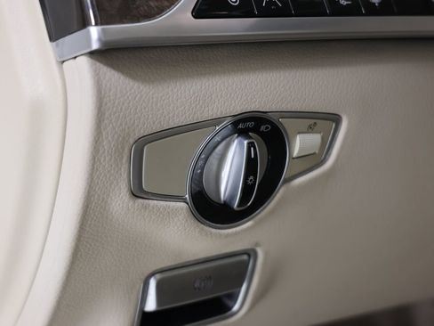 Used 2020 Mercedes-Benz S 560 4MATIC Sedan image 25