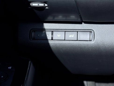 Used 2023 Nissan Pathfinder SL AWD/4WD image 38