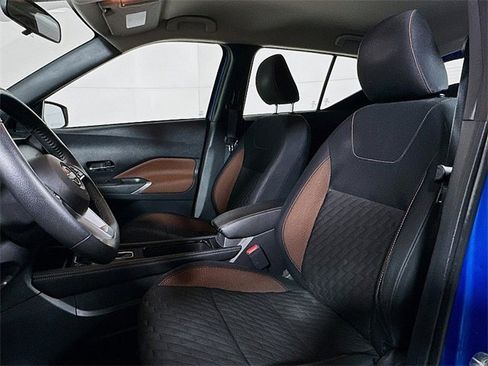 Used 2023 Nissan Kicks SR w/ Exterior Package image 10
