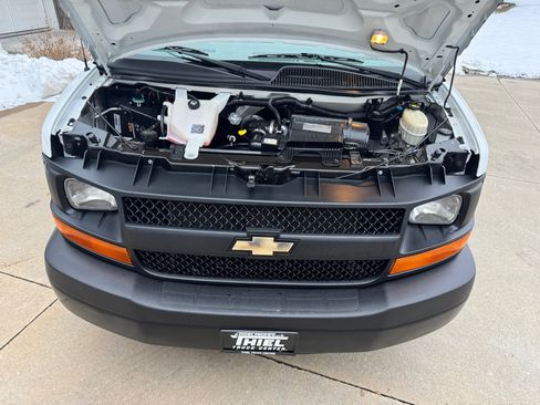 Used 2015 Chevrolet Express 2500 LS image 30