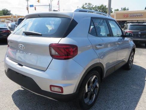 Used 2026 Hyundai Venue SEL FWD image 43