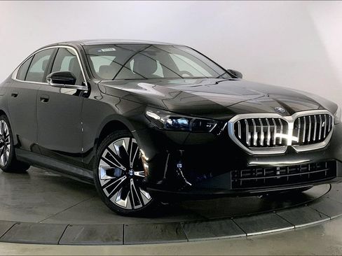 New 2026 BMW i5 eDrive40 w/ Premium Package AWD/4WD image 11