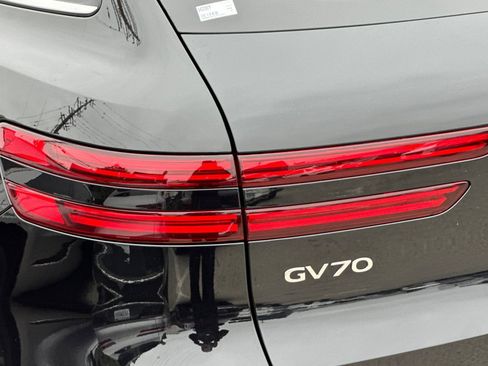 Used 2025 Genesis GV70 2.5T w/ Select Package AWD/4WD image 34