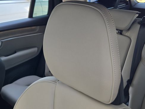 New 2026 Volvo XC90 B6 Plus w/ Protection Package Premier image 17