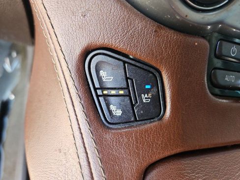 Used 2016 Chevrolet Suburban LTZ image 21