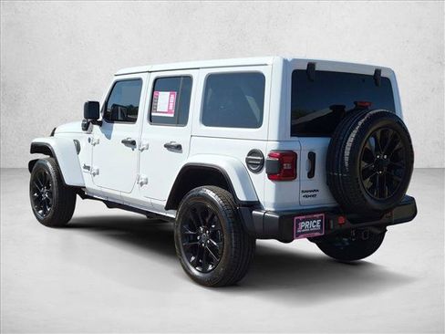 Used 2025 Jeep Wrangler Unlimited Sahara w/ Safety Group AWD/4WD image 7