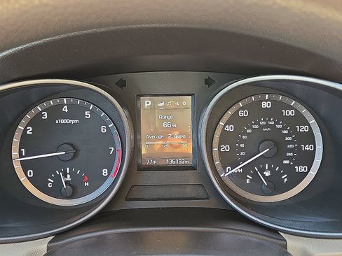 Used 2017 Hyundai Santa Fe Sport FWD image 25