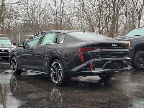 New 2025 Kia K4 GT-Line image 4