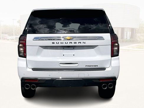 Used 2023 Chevrolet Suburban Premier image 5