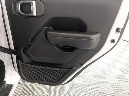 Used 2021 Jeep Wrangler Unlimited Rubicon image 30
